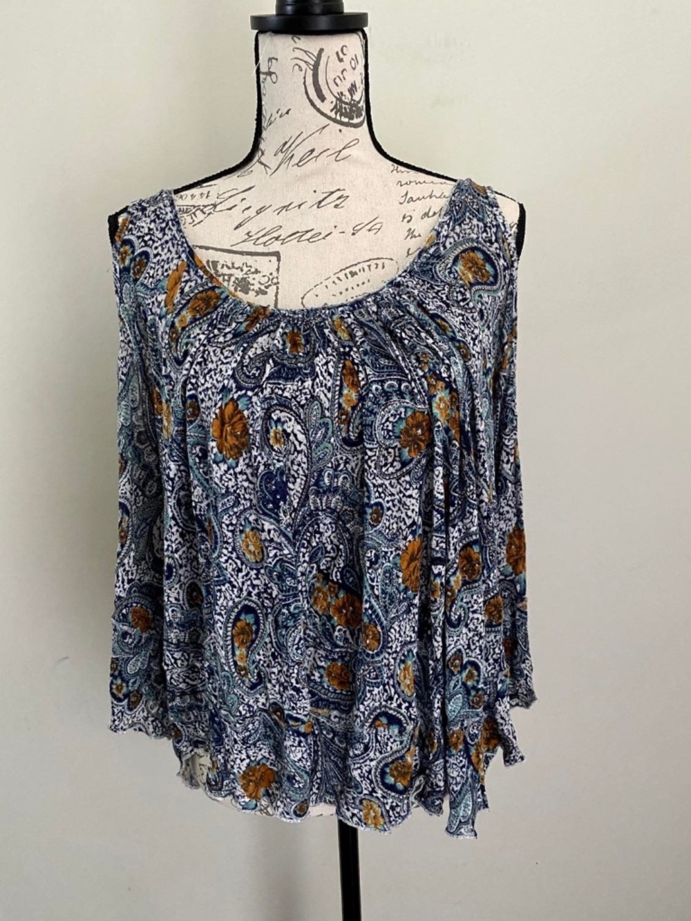 Free People Blue Paisley Hummingbird Chloe Cold Shoulder Top Flowy Size XS